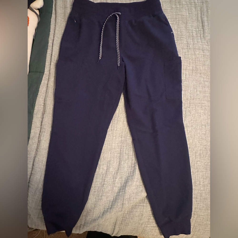 Jaanuu women’s 13 pocket scrub joggers